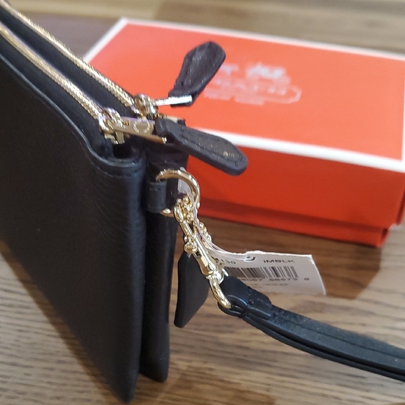 Coach Black Pebbled Leather Wristlet Bag - Picture 7 of 11